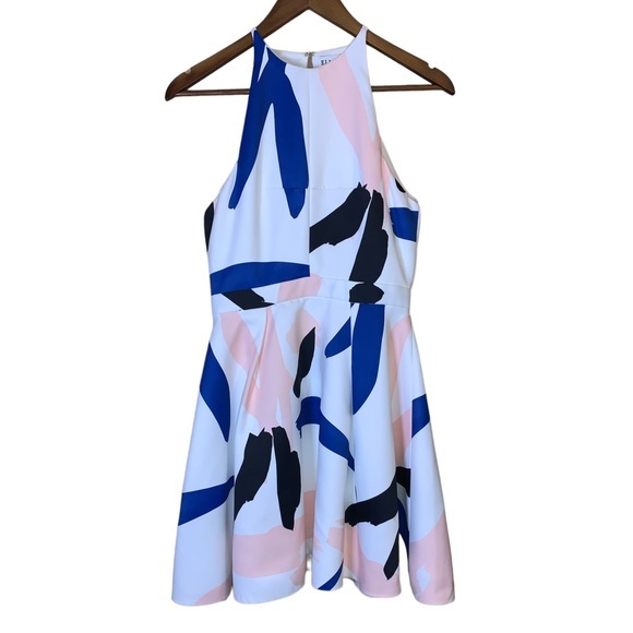 Elliatt Dresses & Skirts - Elliatt Headway ivory print skater dress